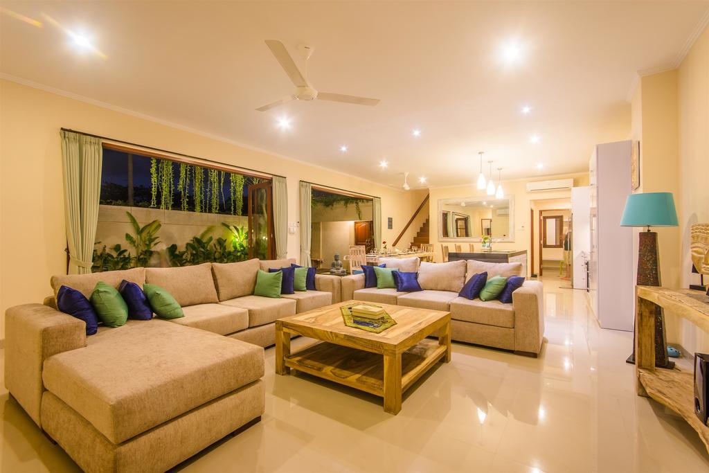 Villa Tepi Sungai Legian  Room photo